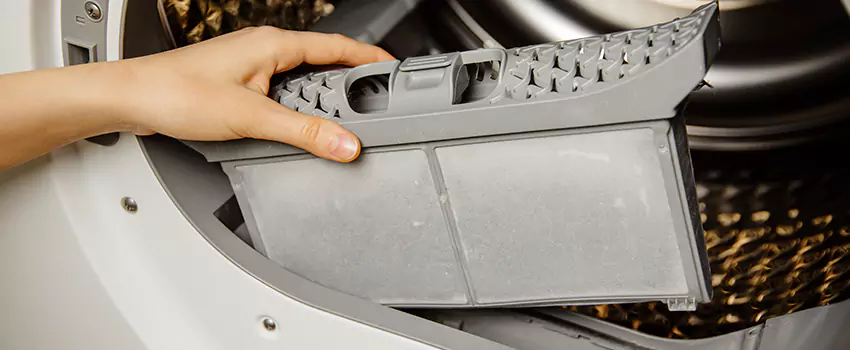 Signs Of A Clogged Dryer Lint Trap in Longmeadow, Massachusetts